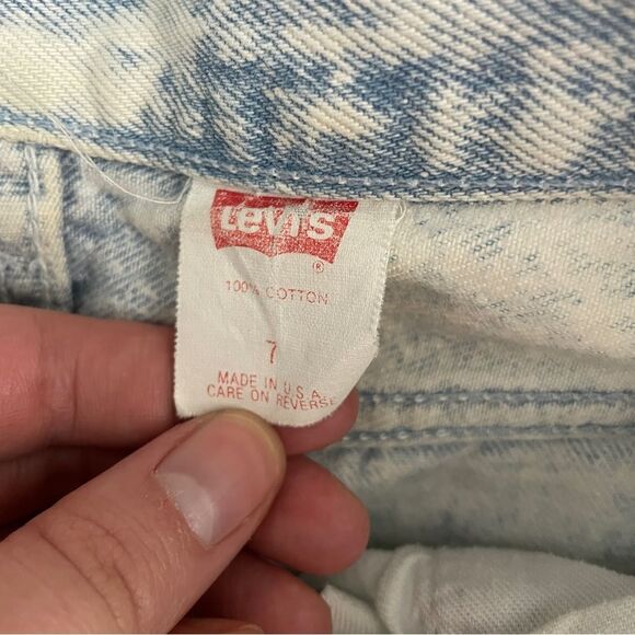 Vintage Levi’s Acid Wash High Waisted Jeans - Picture 11 of 12